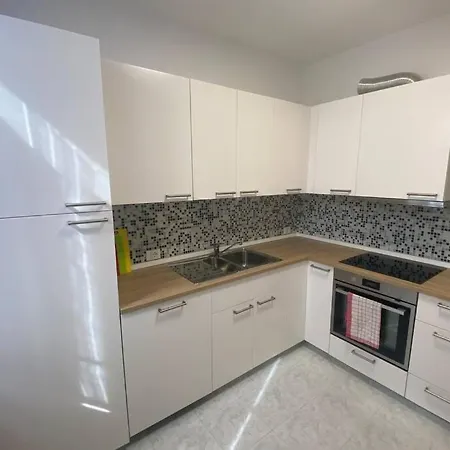 Апартаменти Short Living Flat *